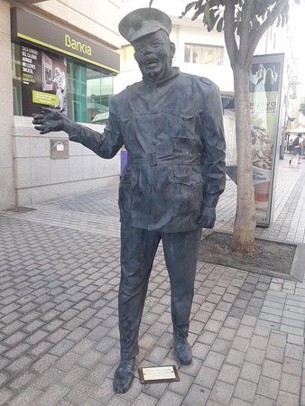 Estatua de Heraclio Niz Mesa